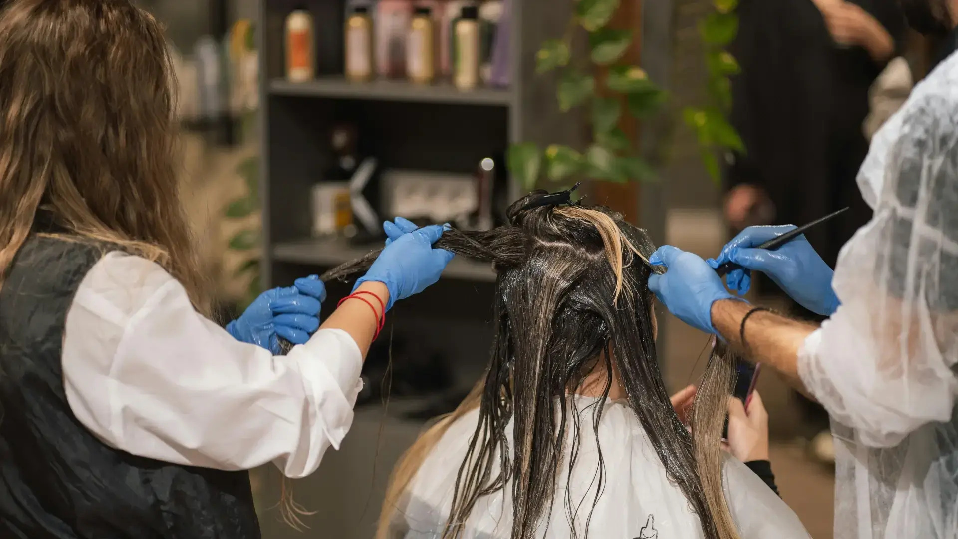 Meenu's Hair & Beauty Salon